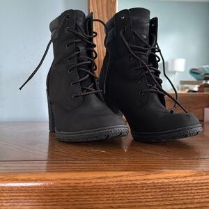 Timberland Women's Black Lace-Up Heeled Boots 6m